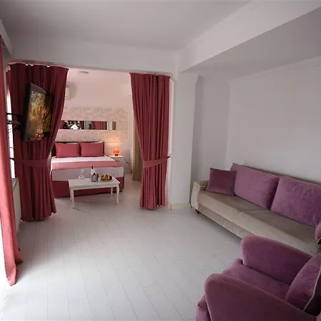 Capaci Hotel 2*