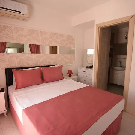 Hotel Capaci 2*